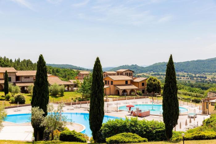 ISA-Residence with swimming pool surrounded by greenery just 5 minutes from Massa Marittima