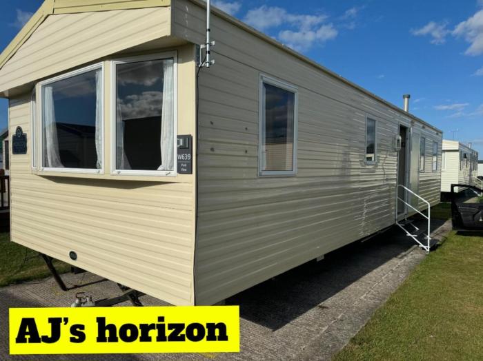 Rhyl - Caravan - Sleeps 8 - Pet Friendly