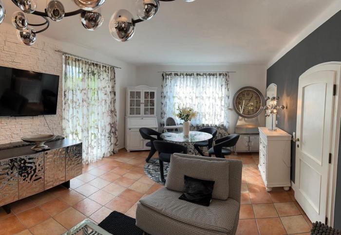 Haus Schmidhuber Ferienwohnung 5 mit Garten und sonniger Terrasse