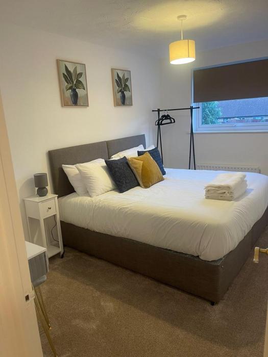 Homely 3-bed home Milton Keynes