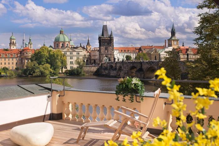 Residence Charles Bridge