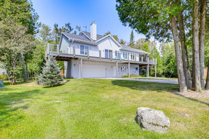 Beach Access on Lake Michigan Sturgeon Bay Home