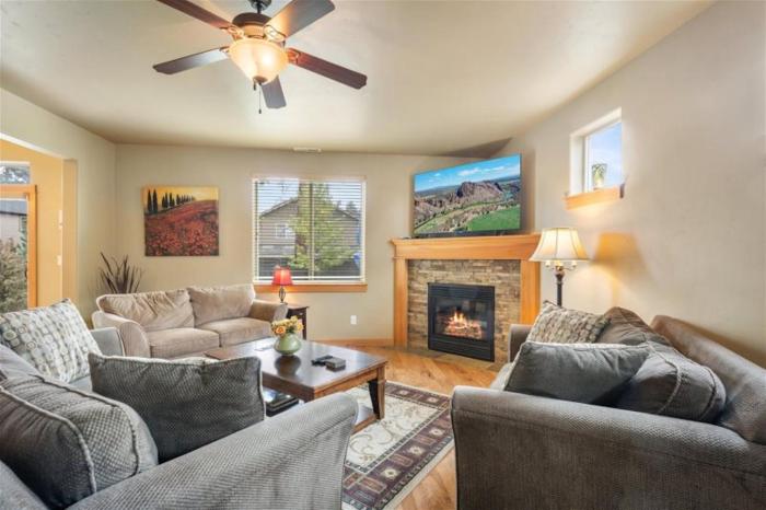 Bluebird Day - Canyon Retreat