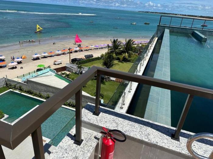 Apartamento térreo com piscina beira mar de Porto de Galinhas