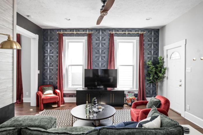 Beautiful House near downtown and fountain square 4BD BBQ Games FirePit