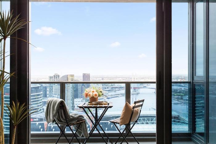 A Cozy 2BR Apt with Harbour Views FREE Parking