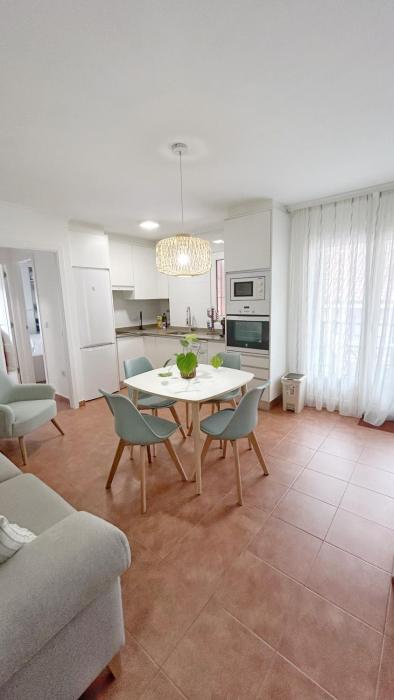 Comillas - Urbanización Lagos Azules - Netflix, Prime, Wifi & Free Indoor Parking