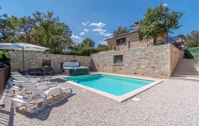 Stunning Home In Trosti