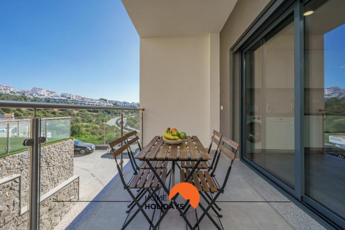 #235 New Town Apartment Nightlife Nearby