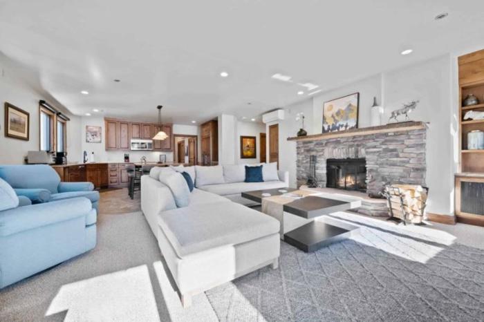 Kiva 221 by East West Hospitality