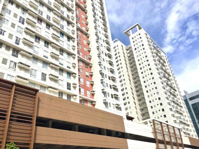 Cozy Place with Pool Avida Tower, IT Park