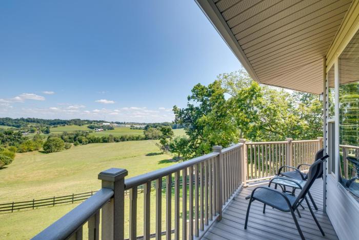 Millersburg Getaway w Amish Country Views!