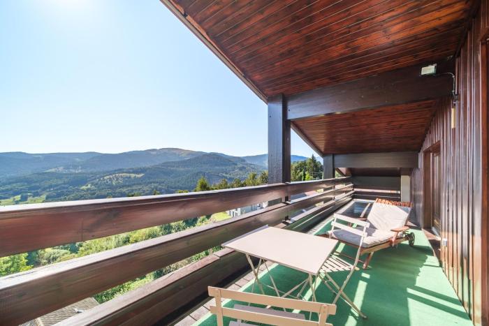 Le Petit Gîte de la Vallée - Vue montagne parking