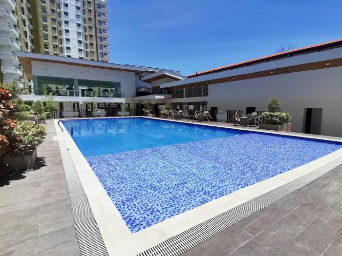 Cozy Studio with Balcony in Mesaverte near SM Downtown 4pax max with Free Pool & Netflix