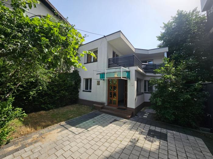 SIMPLE VILLA SELF CHECK iN