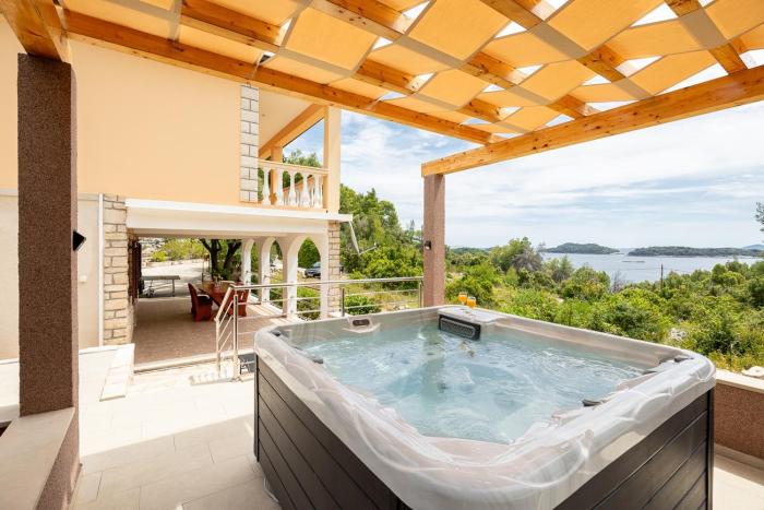 Family-friendly house with hot tub Prizba, Korcula - 15468