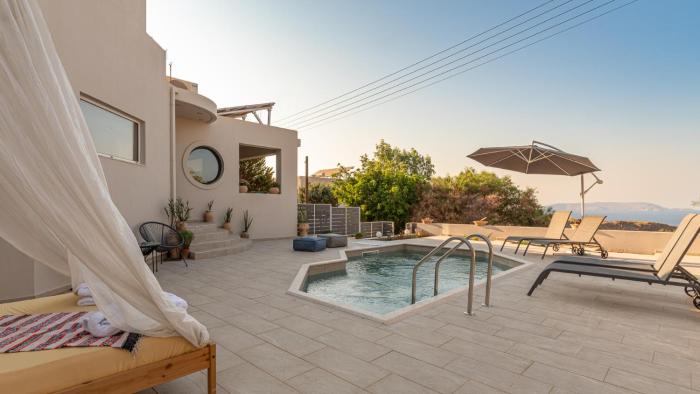 Villa Alice on the rocks