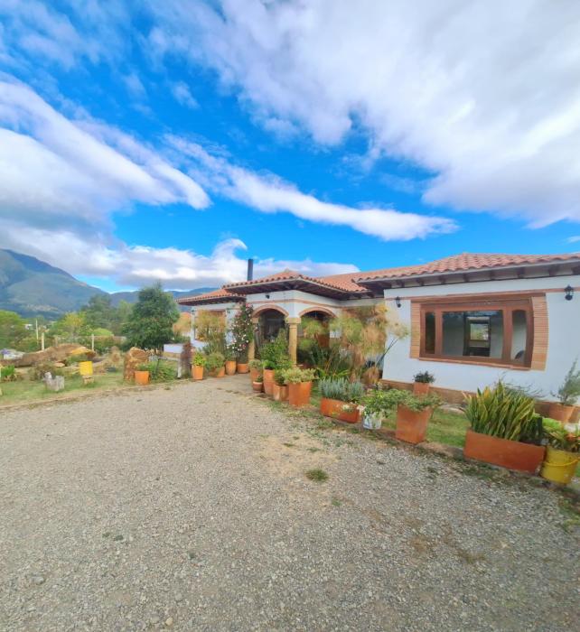 Casa Campestre Flores Amarillas