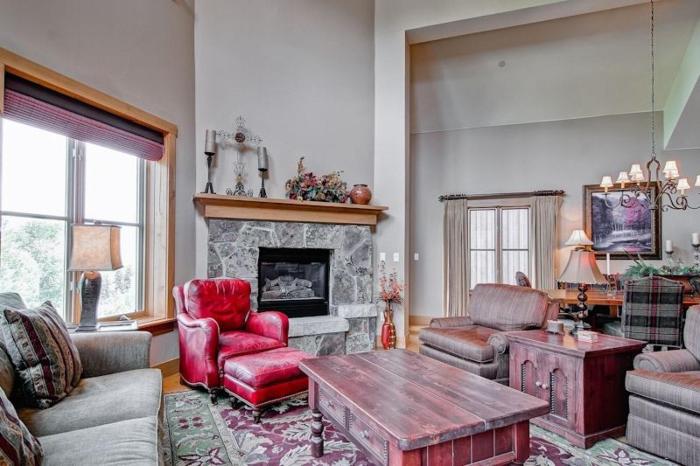 Villa Montane 210 by East West Hospitality