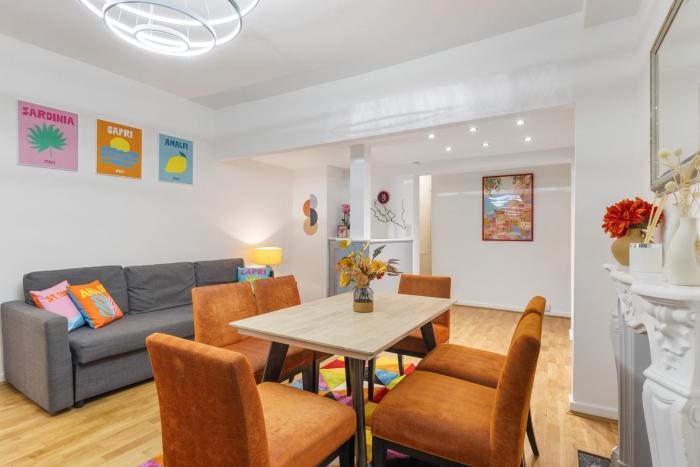 Hyde Park Arty Apartment