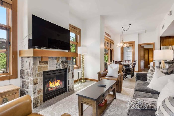 Capitol Peak Lodge 3220 by Snowmass Mountain Lodging