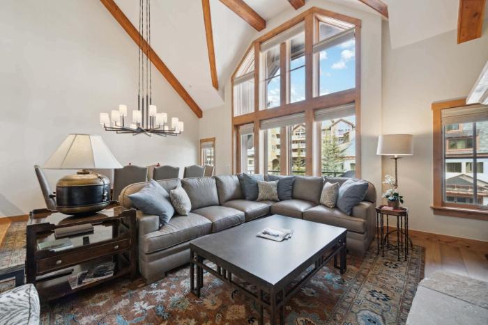 Villa Montane 219 by East West Hospitality