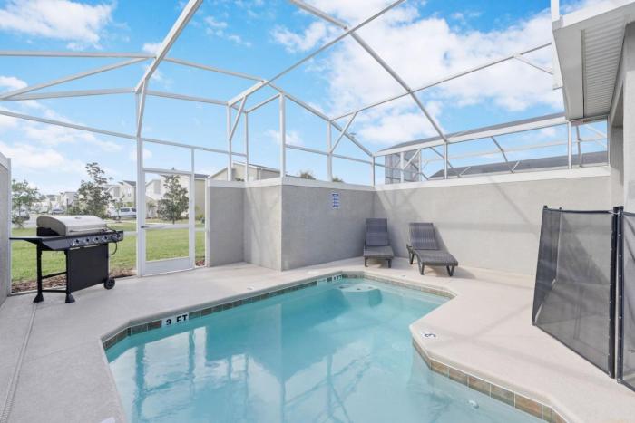 Resort Pool House near Disney Themed Orlando PB610