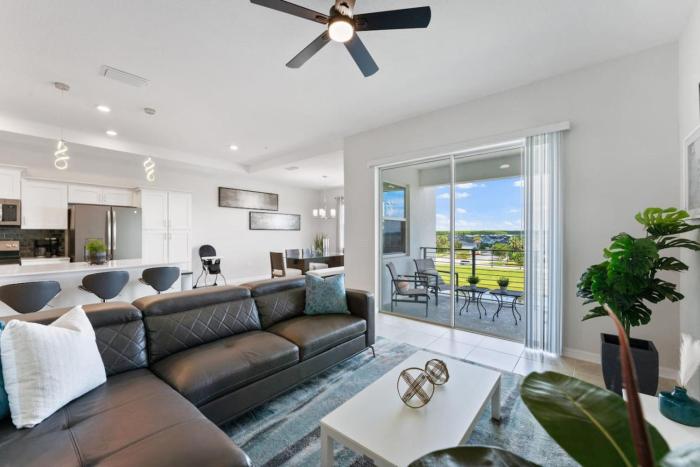 Modern Storey Lake Resort Disney Orlando 3161-405