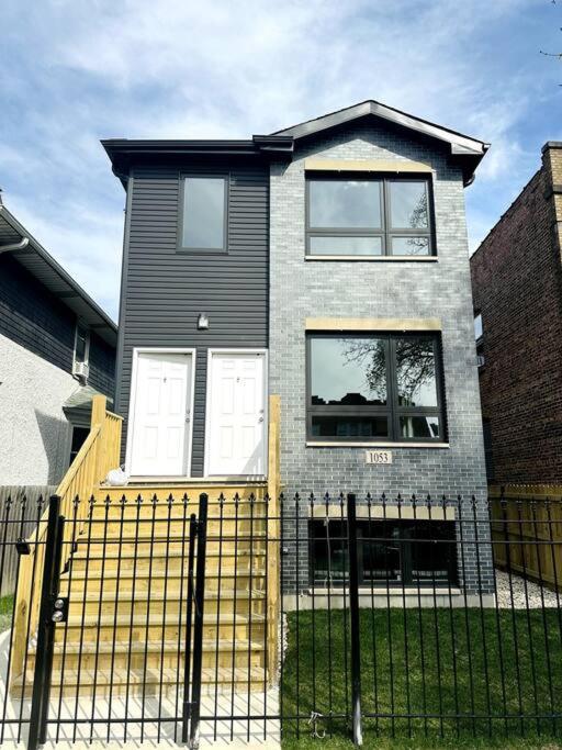 Wonderful and cozy Chicago Top unit Apartment