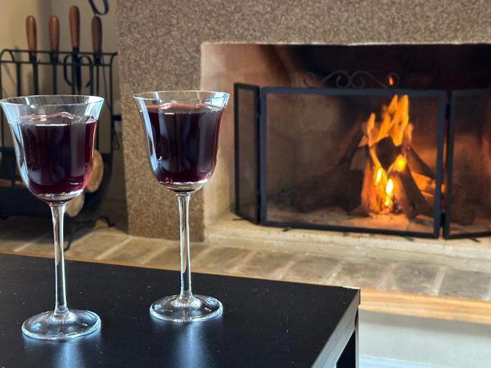 3 Qtos e 3 banheiros com Lareira a 450m da RUA COBERTA na BORGES