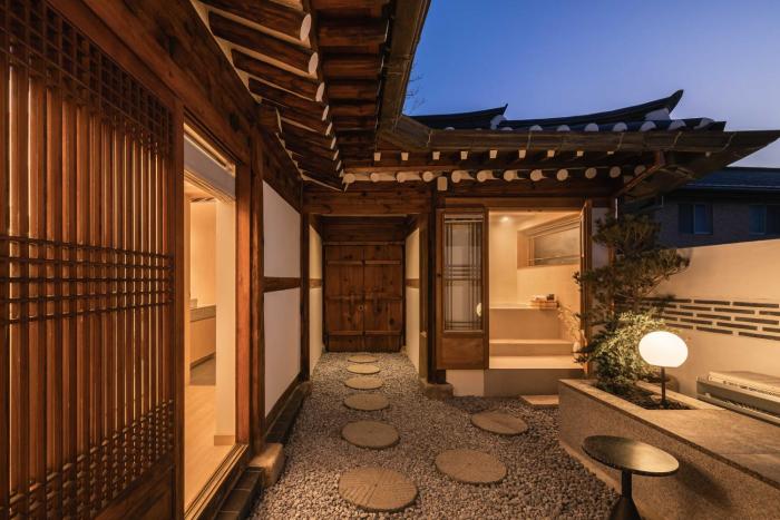 Luxury Hanok Moonlight Hill