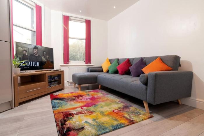 Break Away Nxt to Gardens & Beach! PKG - Perfect Position!