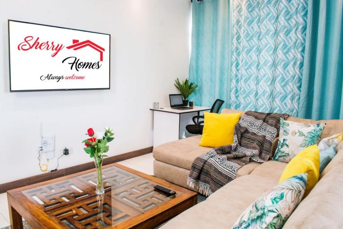 Silverstone Apartments 2 BR with views Gym& Pool