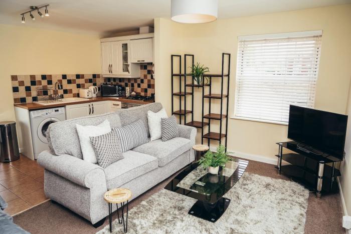 Barroon Castle Apartments - Next to East Midlands Airport with Free Parking