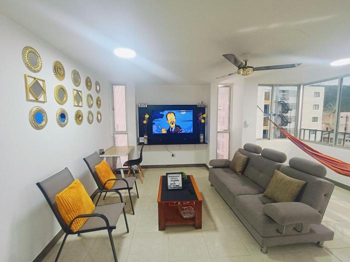 El Rodadero Hermoso Apartamento a 50m de la playa ven descansa o trabajar