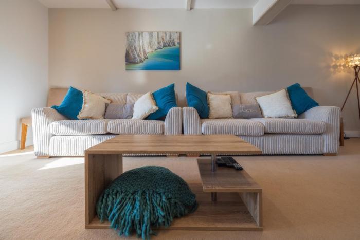 The Secret Garden - West Sussex - 3BR House with Drive