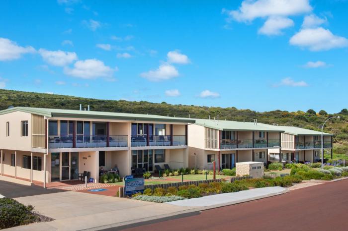 Canal Rocks Beachfront Apartments