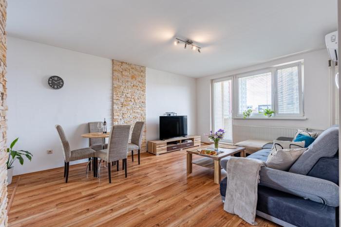 Spacious Apartment with AC and stunning views