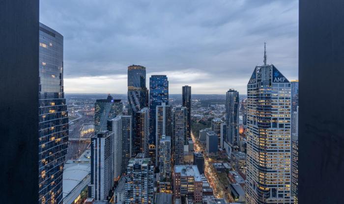 Luxury Collins St Apartment- 2BR w Balcony- High Floor