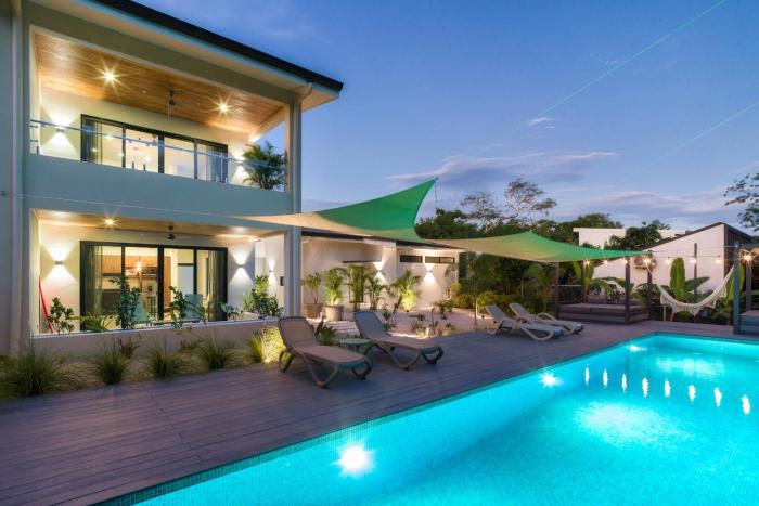 Casa Bo Jungle - Steps to Tamarindo Beach - Surf Pool