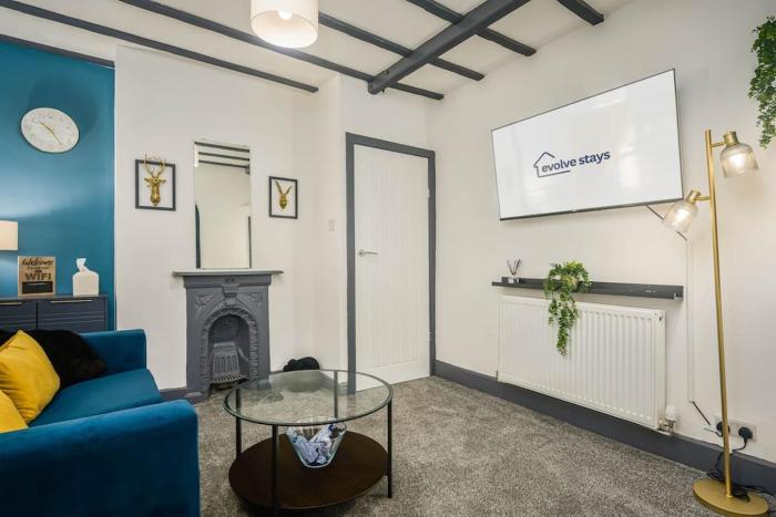 Stunning Cottage, Sleeps 7, Parking, Smart TV, Long Term Disc, Perfect For Contractors, Professionals, Families & Leisure