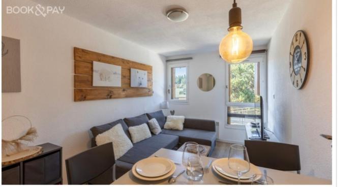 STUDIO COSY ISARD P2000