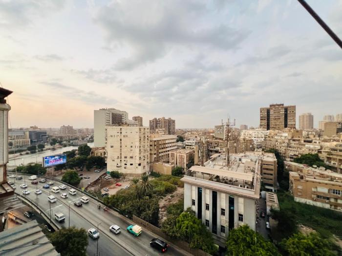 Charming 2-bedroom apartment with AC, WiFi in lovely Cairo Governorate