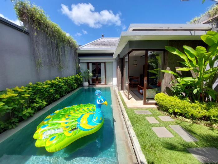 Seminyak Icon - by Karaniya Experience - CHSE certified