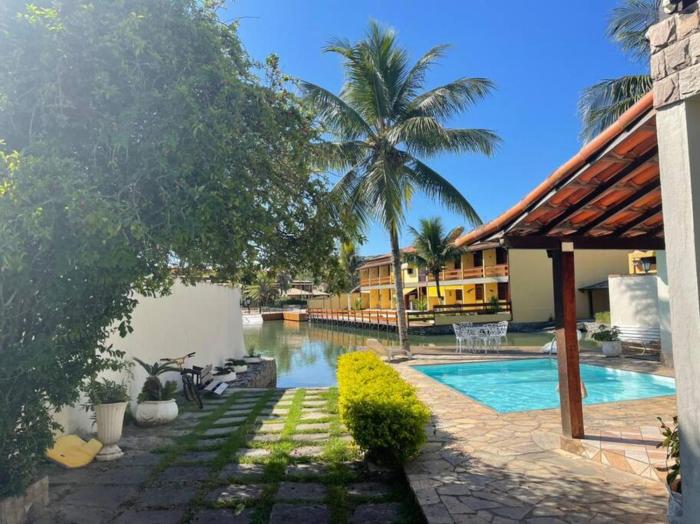 Casa duplex em condomínio