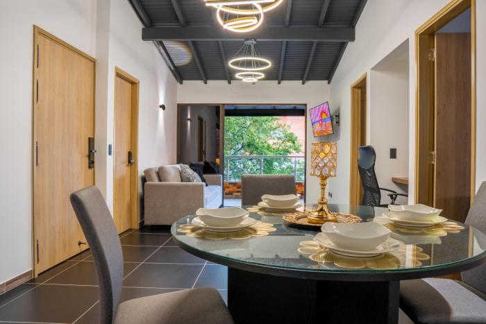 Modern Central Apt Laureles Medellin With 3 ACs