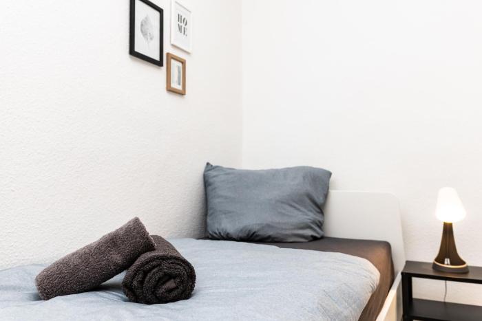 CosyHomes24 - Centrally with parking space - HA01