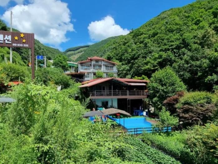 Hwacheon Myeongjiryeong Valley Pension