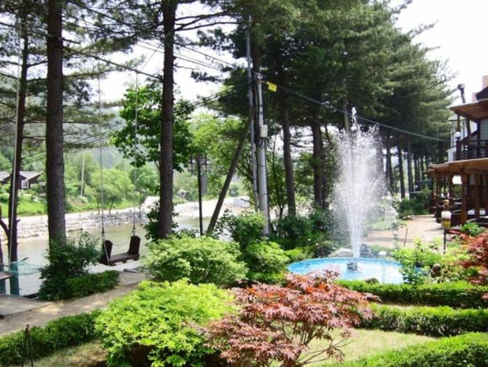 Eoullim Pension - Moonlight Yard