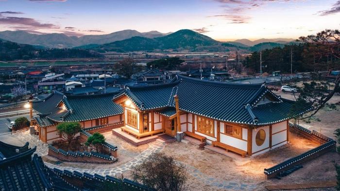 Gyeongju Ojae Hanok Pool Villa